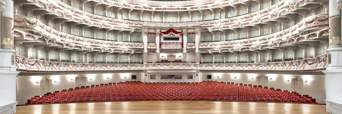 Blick in den Zuschauerraum der Semperoper