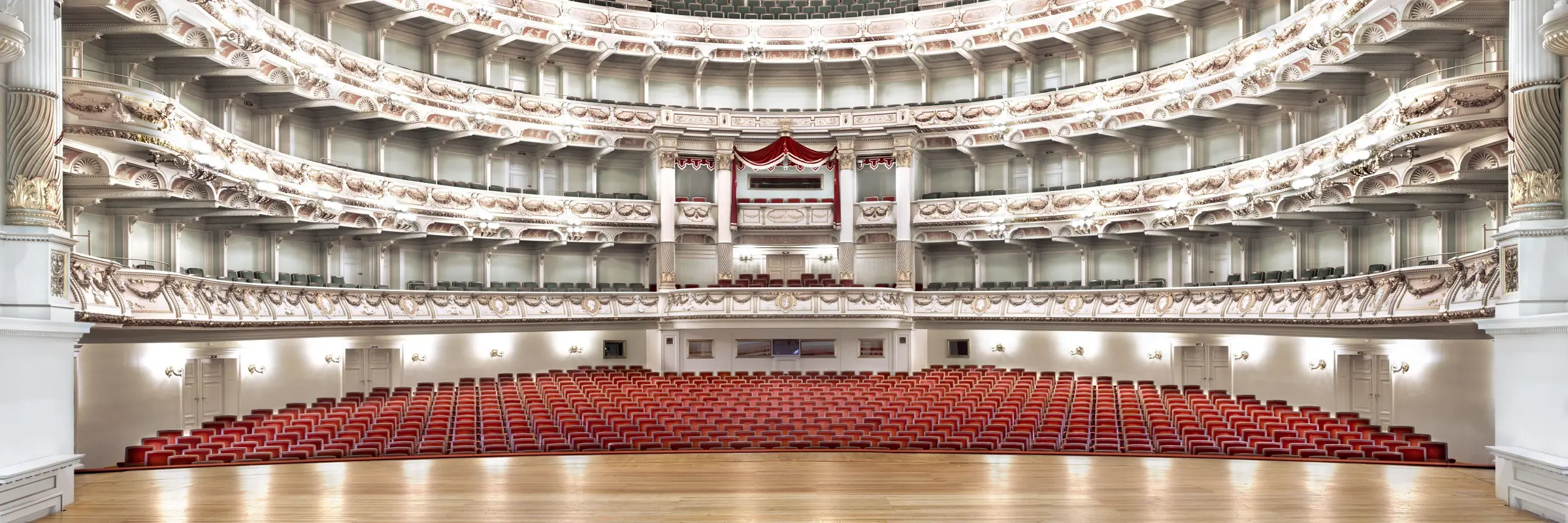 Blick in den Zuschauerraum der Semperoper