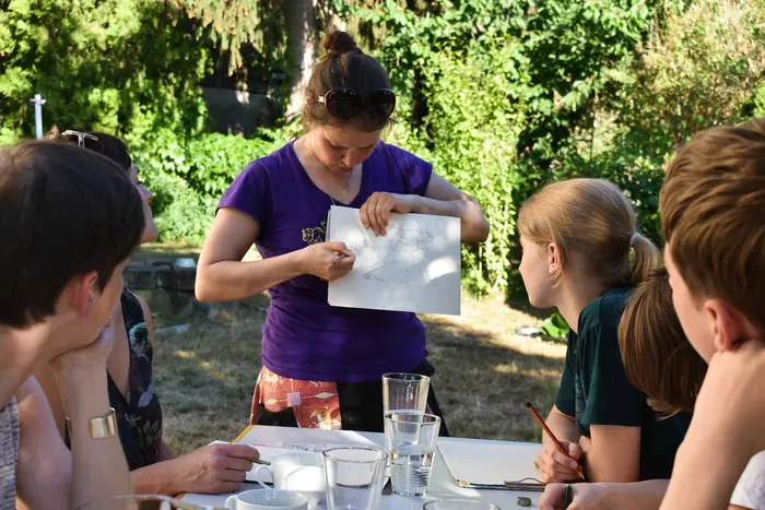 Zeichenworkshop mit der Künstlerin Sylvia Pásztor zur Museumsnacht, 2. Juli 2022