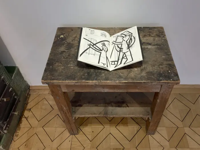 Ausstellungsraum mit Werken