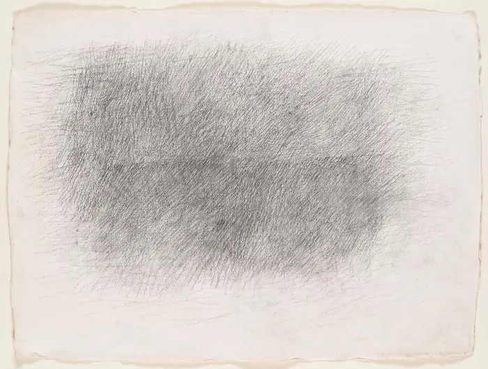 Dichte Bleistiftstriche bilden eine quadratische Fläche.