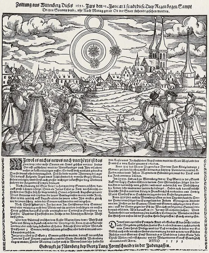 der Kupferstich illustriert eine Himmelserscheinung über Wittenberg, die Zeitgenossen Rästel aufgab und vielfach gedeutet wurde