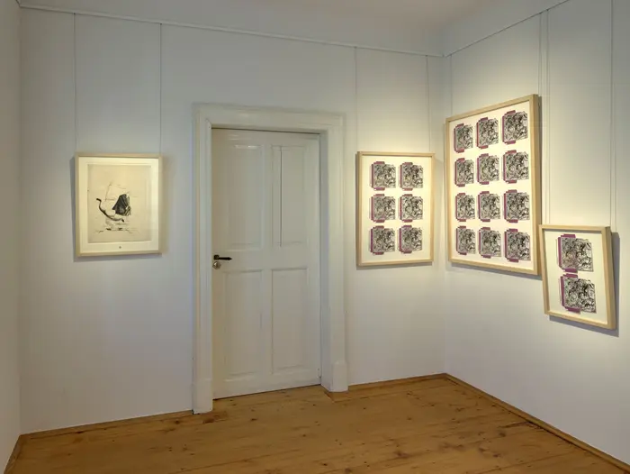 Ausstellungsraum mit Werken